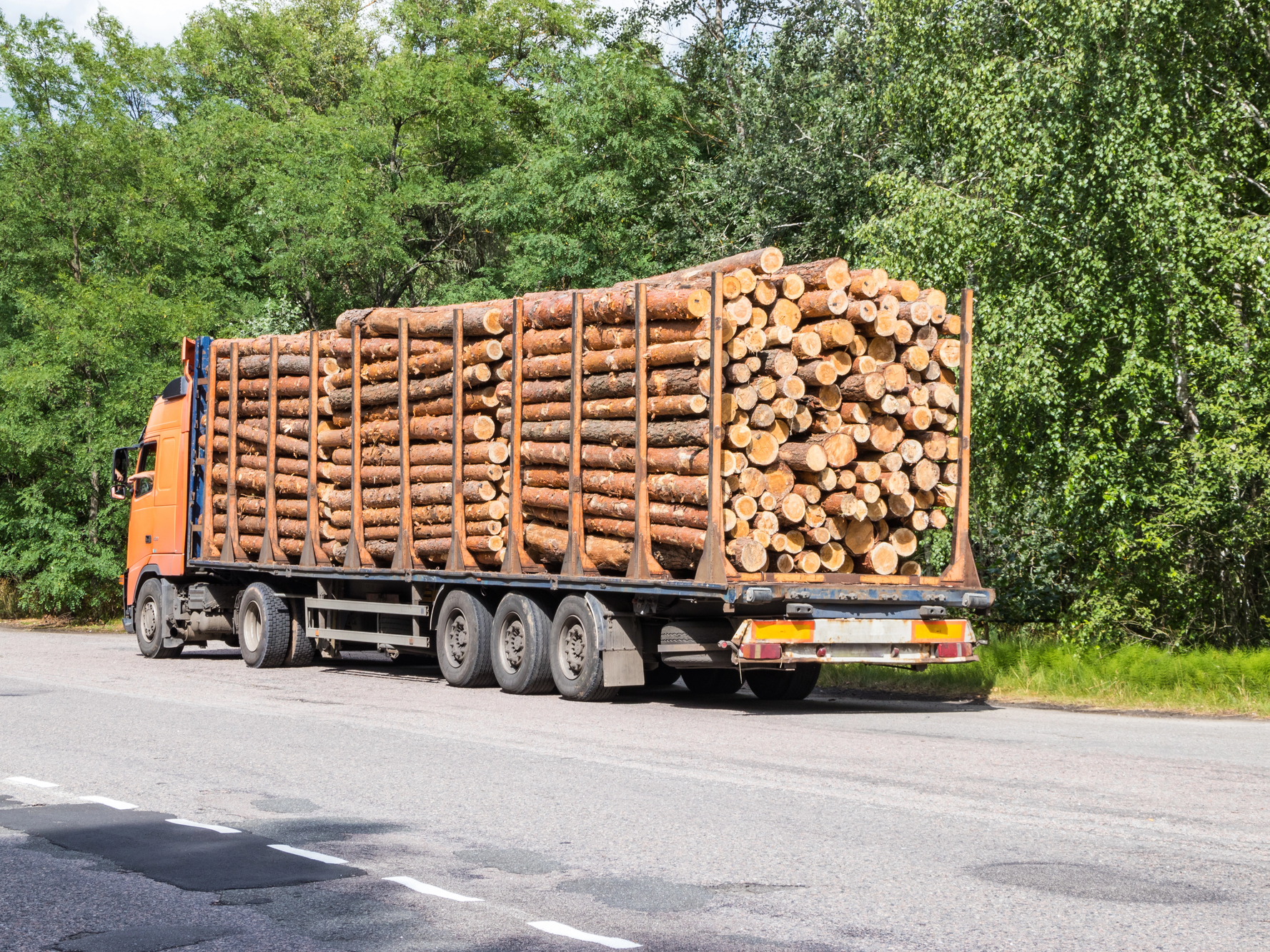 Le transport forestier au Québec : un secteur sous pression logistique